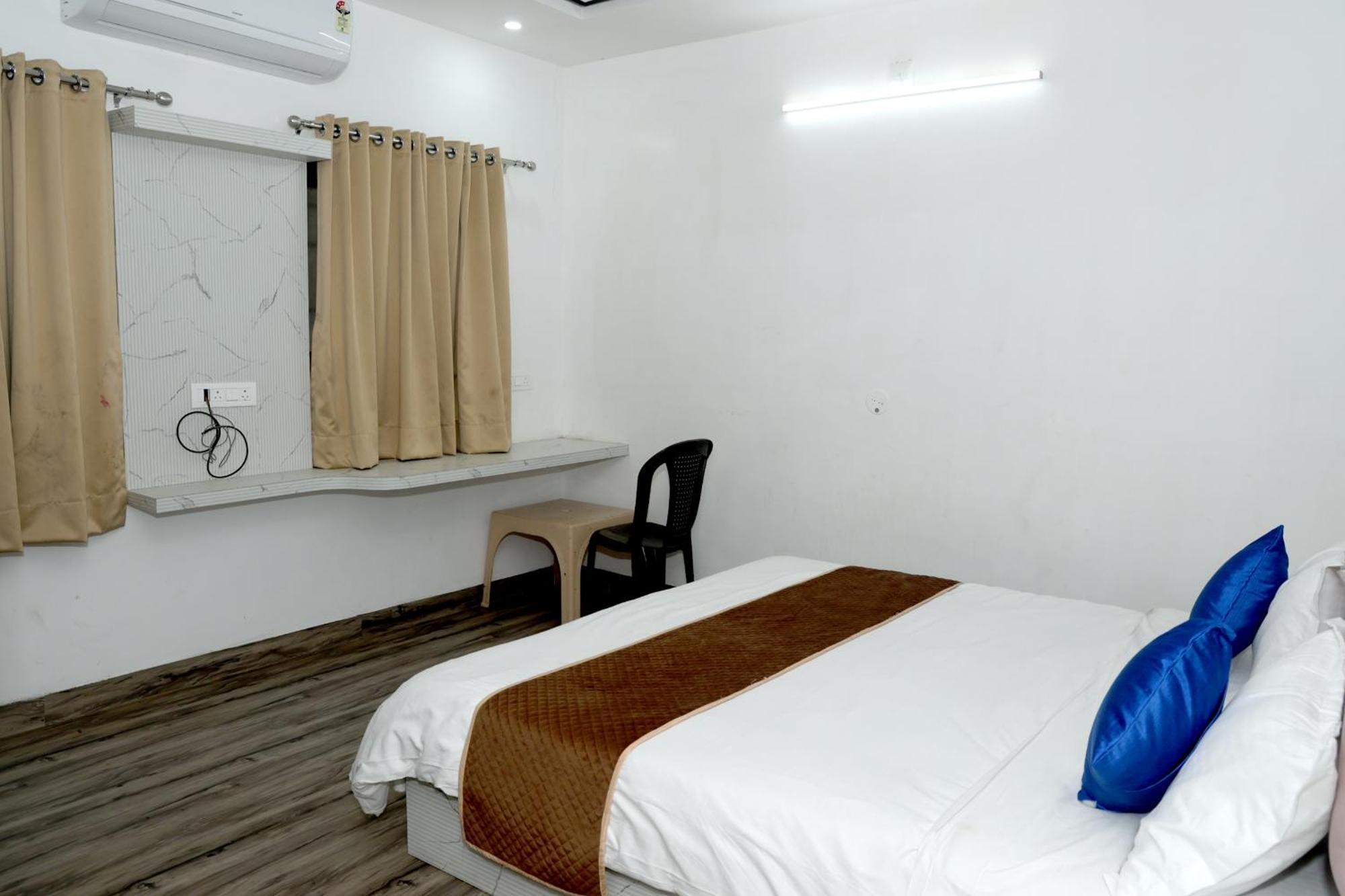 Devdarshan Hotel & Restaurant อุเดเปอร์ ภายนอก รูปภาพ