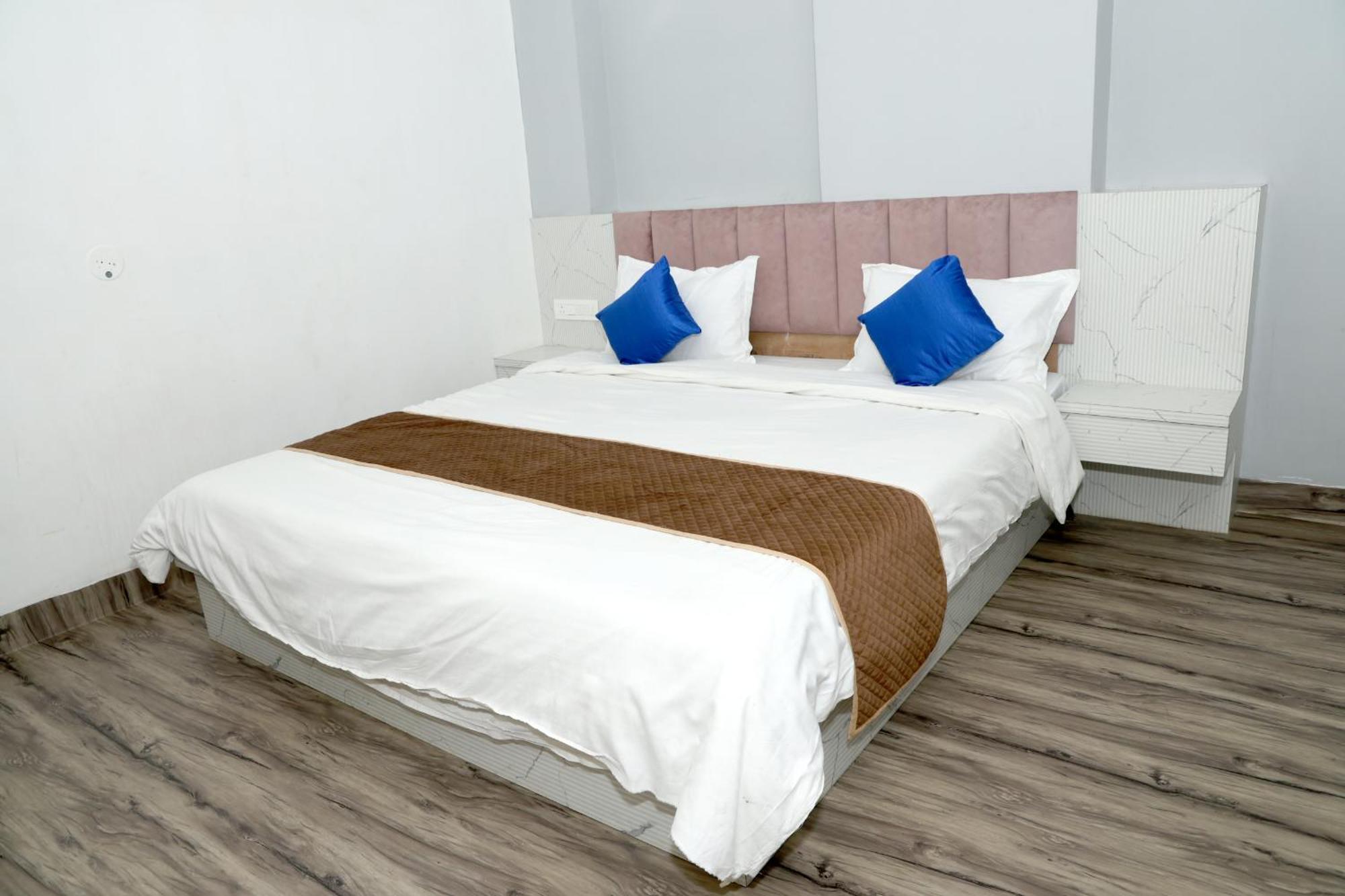 Devdarshan Hotel & Restaurant อุเดเปอร์ ภายนอก รูปภาพ