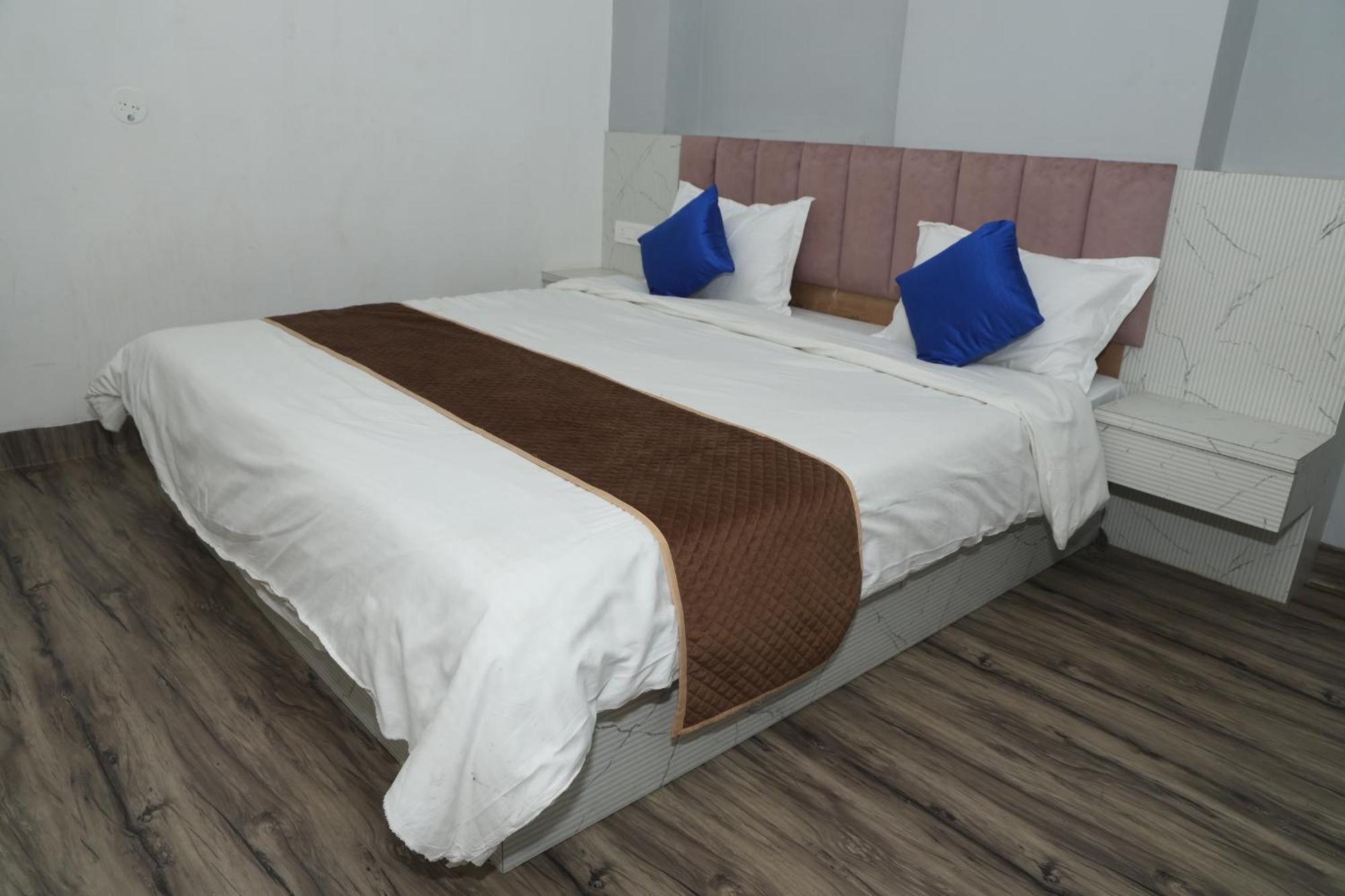 Devdarshan Hotel & Restaurant อุเดเปอร์ ภายนอก รูปภาพ