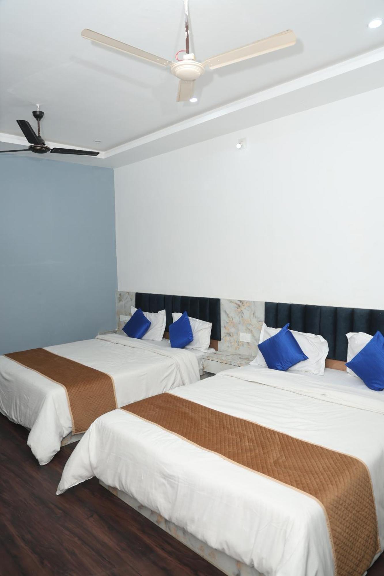 Devdarshan Hotel & Restaurant อุเดเปอร์ ภายนอก รูปภาพ