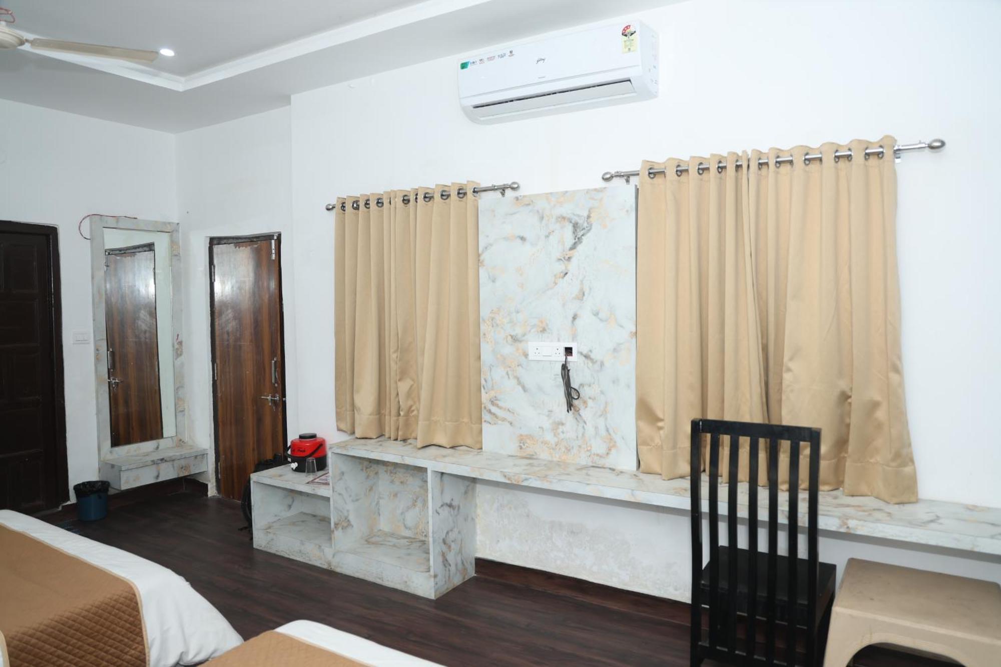 Devdarshan Hotel & Restaurant อุเดเปอร์ ภายนอก รูปภาพ