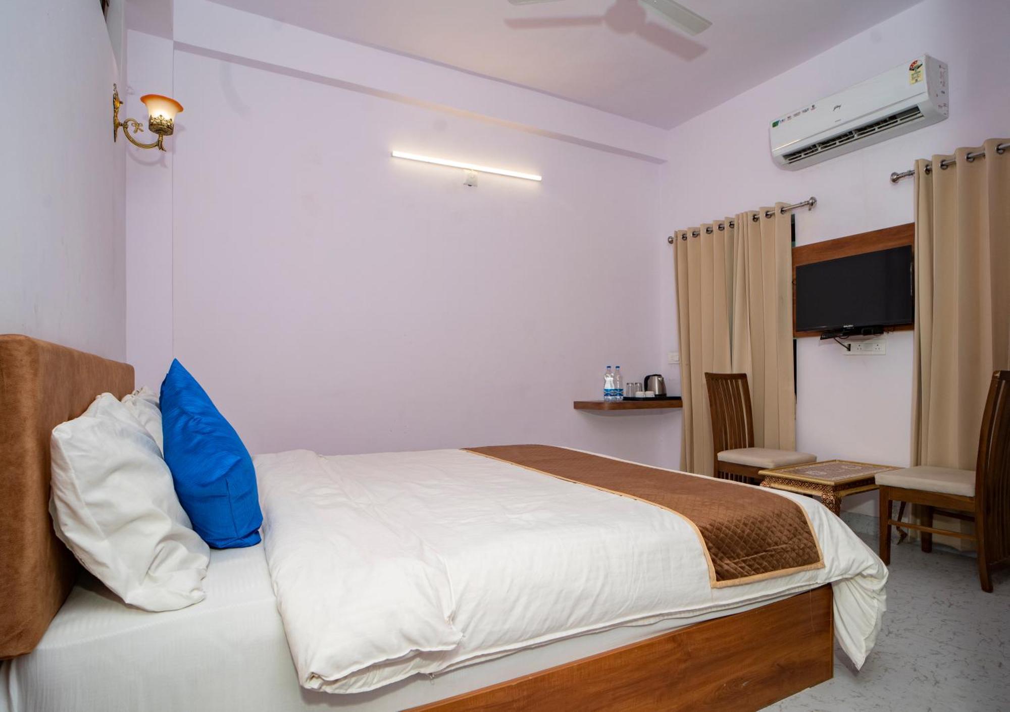 Devdarshan Hotel & Restaurant อุเดเปอร์ ภายนอก รูปภาพ