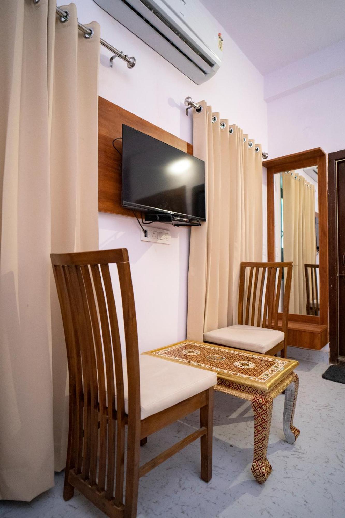 Devdarshan Hotel & Restaurant อุเดเปอร์ ภายนอก รูปภาพ