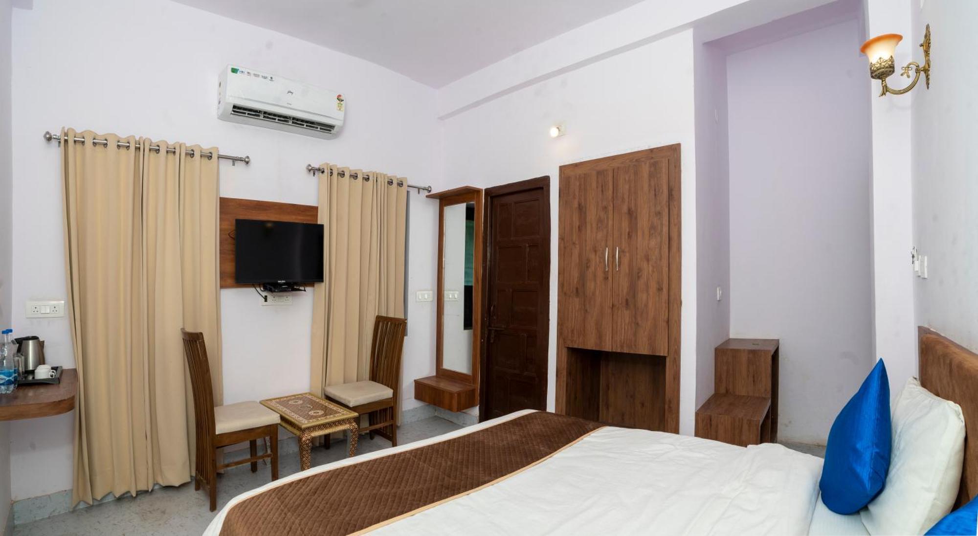 Devdarshan Hotel & Restaurant อุเดเปอร์ ภายนอก รูปภาพ